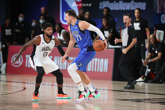 尽管卡塔尔 尽管卡塔尔